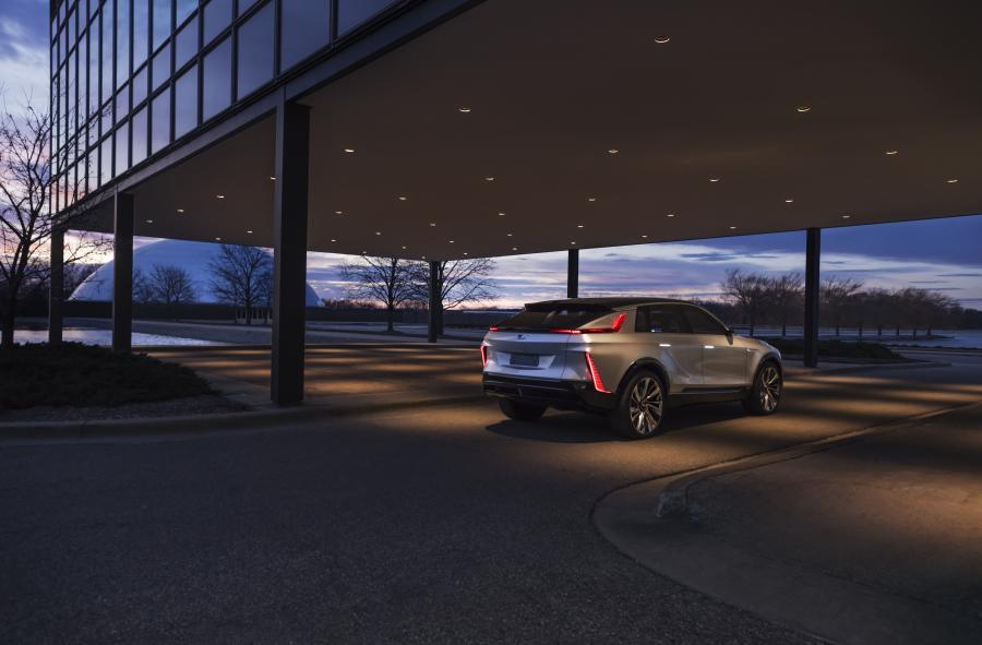  Cadillac Lyriq Show Car 2020 года  (фото 8 из 28)